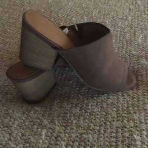 Universal Threads shoe/sandal